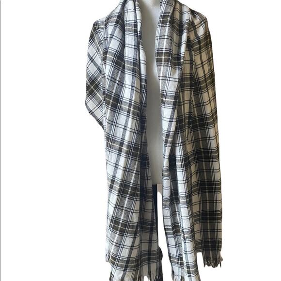 Unbranded Plaid Black & white warm wrap around scarf - Picture 1 of 3